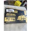 Image 2 : NEW DEWALT AUTOMIC COMPACT SAW