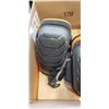 Image 2 : AS NEW SET OF KLEIN TOOLS TRADESMAN KNEE PADS