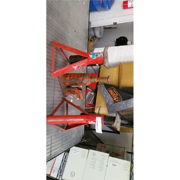 2 JACK STANDS AND 1 TON JACK