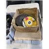 Image 3 : 3 TRAYS OF SANDING PAPER AND DISCS