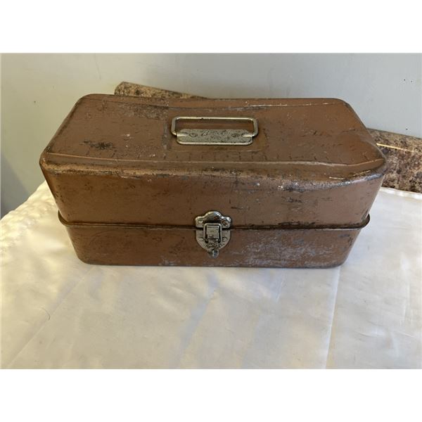 VINTAGE TACKLE BOX W/ CONTENTS