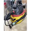 Image 2 : WAGNER POWER SPRAYER AND STINGER WET DRY 2.5 GAL VACUUM