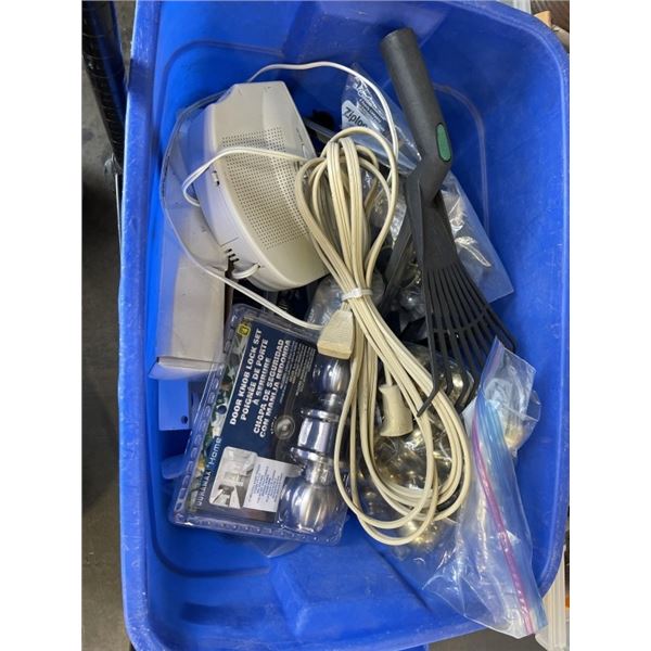 TUB OF DOOR HANDLES