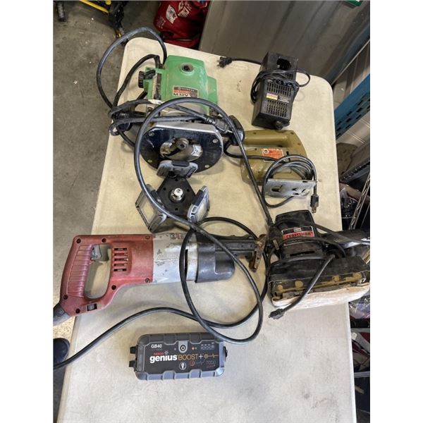 TOTE OF POWER TOOLS