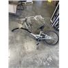 Image 4 : SUPERCYCLE TAG0A0LONG BIKE. MISSING FRONT WHEEL