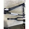Image 2 : NEW INFINITY BIKE FRAME AND FORKS BOOS.THREE DISC