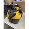 Image 2 : DEWALT MINI SHOP VAC