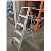 Image 2 : 5FT ALUMINUM LADDER