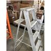Image 3 : 5FT ALUMINUM LADDER