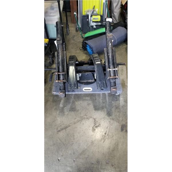 FIFTH WHEEL HITCH