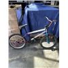 Image 1 : UNBRANDED BIKE