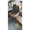 Image 4 : 12FT FISHING BOAT FIBERGLASS AND STYROFOAM BOTTOM