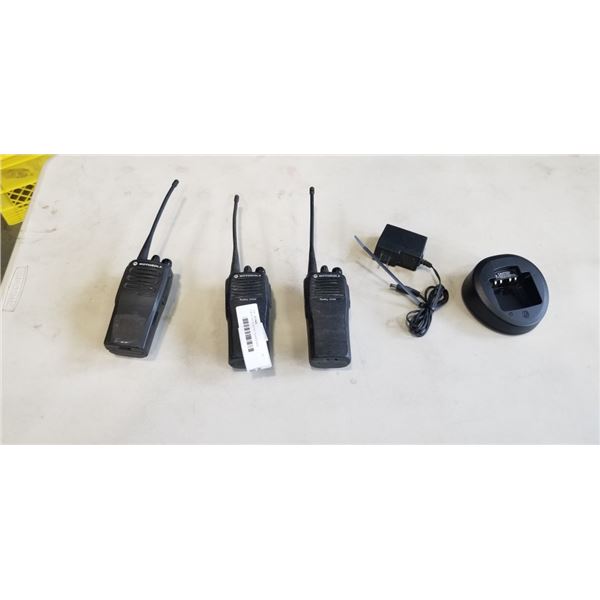 3 MOTOROLA WALKIE TALKIES AND CHARGER