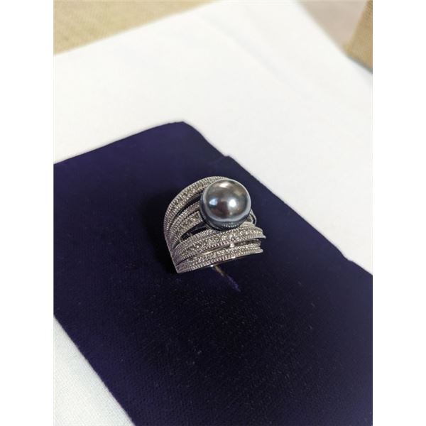 SILVER TONE W/ PEARL RING