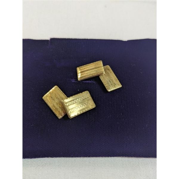 VINTAGE PAIR OF GOLD TONE CUFFLINKS