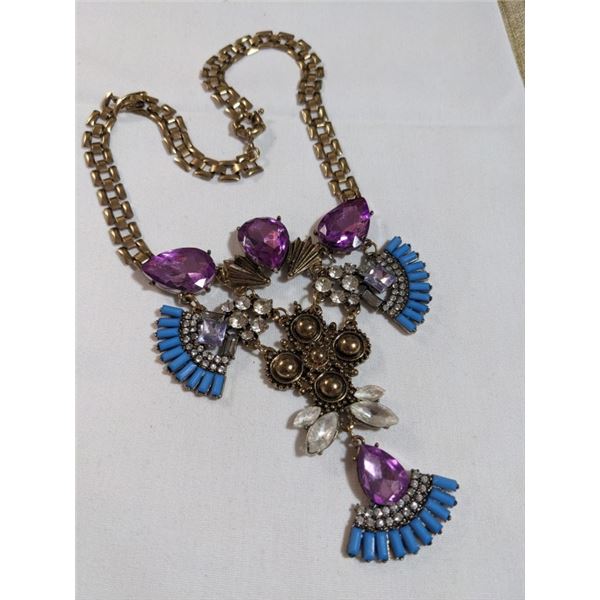 VINTAGE GOLD TONE W/ STONES NECKLACE