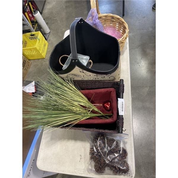 LOT OF BASKETS AND SOME DECOR
