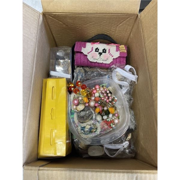 BOX OF MISC COSTUME JEWELELRY