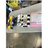 Image 1 : 2 NEW TABLE CLOTHES AND BIKE PUMP AND HOT TOOLS
