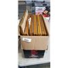 Image 1 : BOX OF PICTURE FRAMES W/ VINTAGE ARTWORK