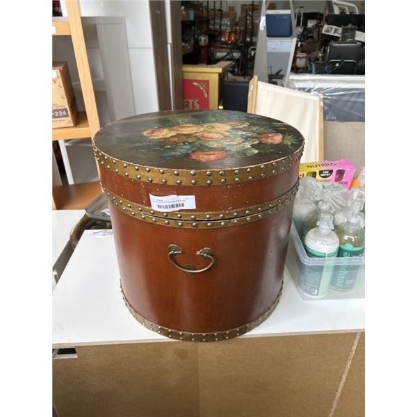 PAINTED WOOD STORANGE TRUNK AND HAT BOX