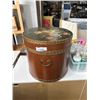 Image 1 : PAINTED WOOD STORANGE TRUNK AND HAT BOX