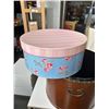 Image 4 : PAINTED WOOD STORANGE TRUNK AND HAT BOX