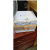 Image 1 : 3 DECORATIVE PLATES IN BOXES