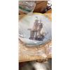 Image 3 : 3 DECORATIVE PLATES IN BOXES