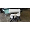Image 1 : ROLLING NAIL DESK WITH 2 STOOLS