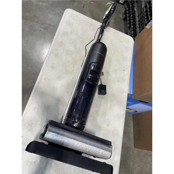 TINECO ONE FLOOR VAC/MOP WITH CHARGING BASE, TESTED WORKING