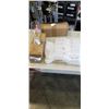 Image 1 : 4 NEW SPIEGELAU IPA 19 OUNCE BEER GLASSES AND 20 PLASTIC SQUEEZE BOTTLES