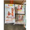 Image 2 : 8 ASSORTED INTEX INFLATABLE AND HARD POOLS AND POOL TOYS