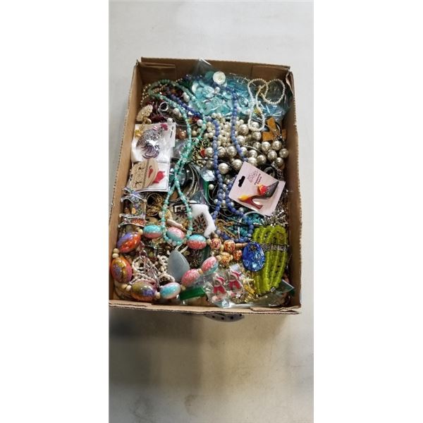 TRAY OF COSTUME JEWELLERY