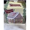 Image 4 : 2 CHRISTMAS COOKIE JARS AND CANDLE STICKS