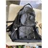 Image 4 : LARGE LONDONFOG CARRY BAG AND BLACK BACKPACK WITH WHEELS