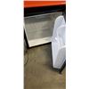 Image 2 : IGLOO TM MINI FRIDGE