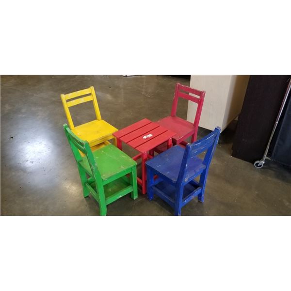 4 WOODEN KIDS CHAIRS AND SIDE TABLE