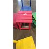Image 4 : 4 WOODEN KIDS CHAIRS AND SIDE TABLE