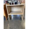 Image 3 : 2 SIDE TABLES