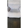 Image 2 : OVERSIZED CREAM  FABRIC CHAIR W/ 2 CUPHOLDERS - RECLINER BROKEN, JUST A CHAIR