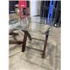 Image 4 : 3 PIECE MODERN COFFEE TABLE SET WITH GLASS SURFACE