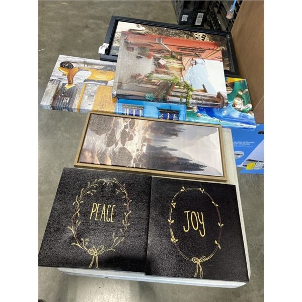 LOT OF WALL CANVAS'