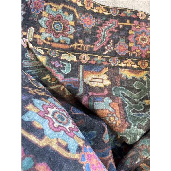 LARGE MACHINE WASHABLE AREA CARPET - APPROX 12FT x 9FT