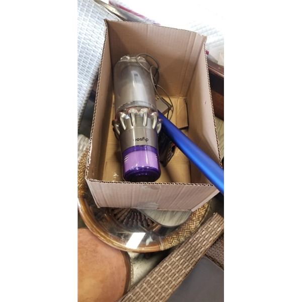 DYSON V11 CORDLESS STICK VACUUM - TESTED WORKING, RETAIL $799