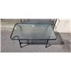 Image 2 : PATIO LOVE SEAT AND TABLE