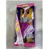 Image 3 : 3 VINTAGE BARBIES IN ORIGNAL PACKAGE - DOLLS OF THE WORLD COLLECTION 1992 NATIVE AMERICAN, 1993 DUTC