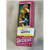 Image 3 : 2 VINTAGE BARBIES IN ORIGNAL PACKAGE - WESTERN FUN KEN AND 1985 TROPICAL SKIPPER