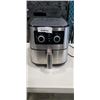 Image 1 : INSIGNIA AIR FRYER MODEL NS-AF53MSS0-C. WORKING