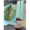 Image 2 : YELLOW MOUNTAIN TRAVEL MAH JONG SET AND 5 TABLE COVERS FOR BOARD GAMES